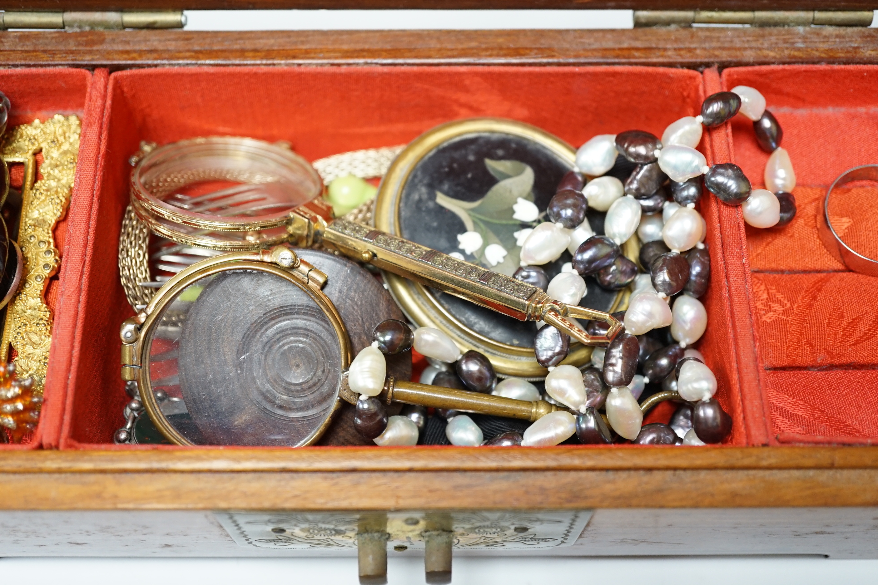 A small quantity of assorted costume jewellery etc. including two pairs of lorgnettes.